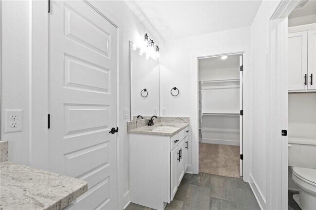 Building Photo - 4206 SW Adams Rd