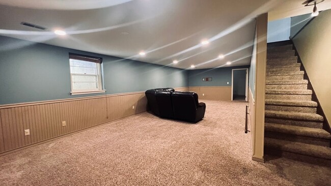 Building Photo - Spacious 4 Bed / 3 Bath Home in Southeast Wichita