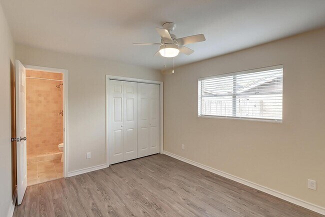 Building Photo - 1106 Bradshaw Dr
