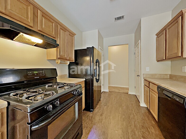 Building Photo - 2313 Worrall Hill Dr