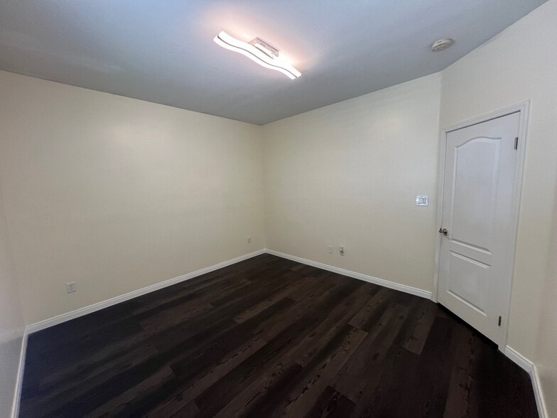 Building Photo - 10818 Cypress Falls Ave