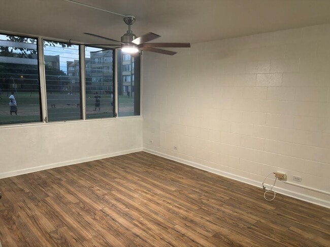 Building Photo - Harbor Lights 1-Bedroom – Pool, Courtyard, & Steps to Shopping