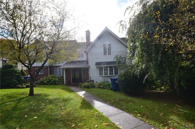 Building Photo - 210 Lincoln Park Dr