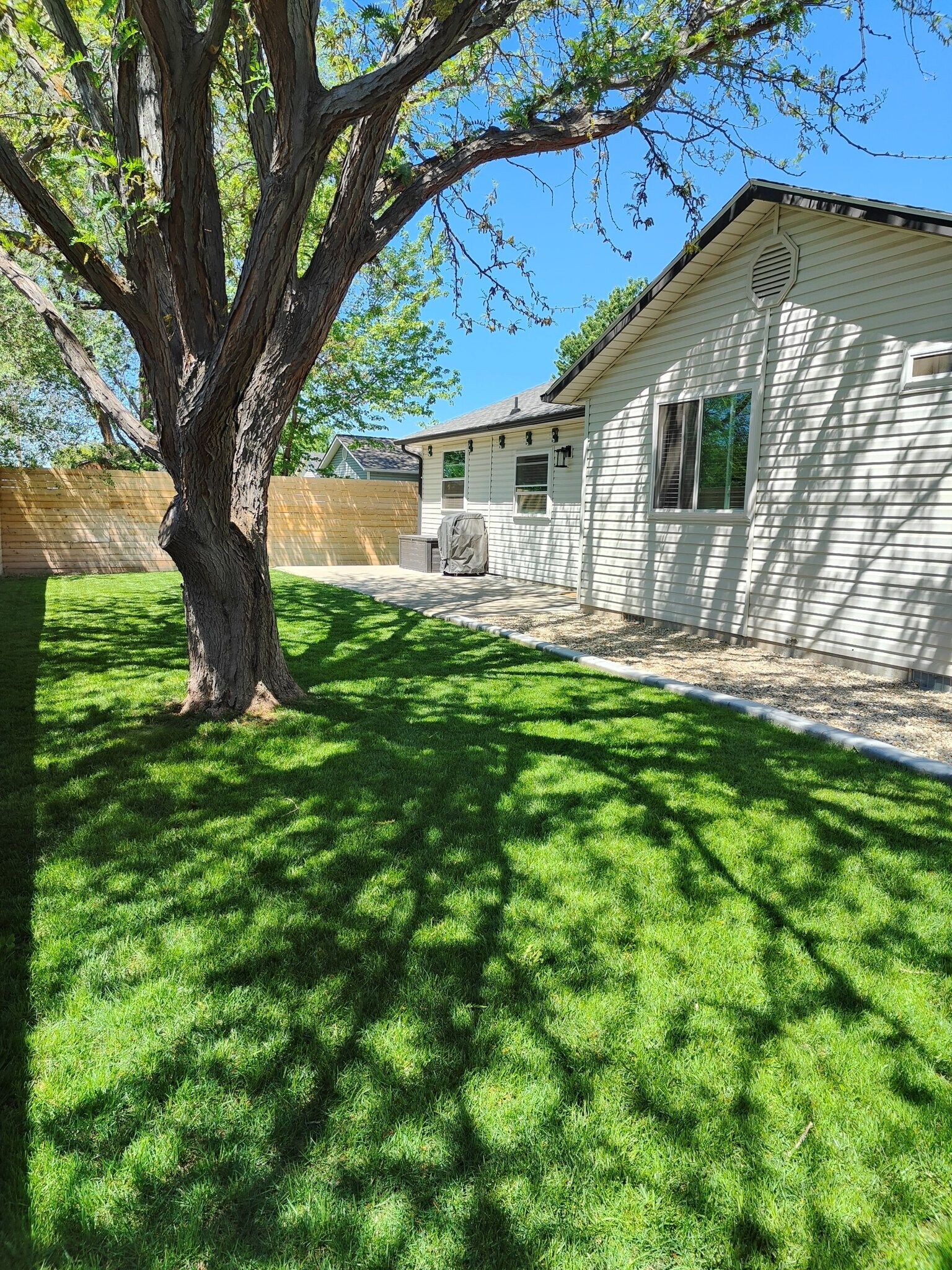 Building Photo - 955 Pheasant Ct