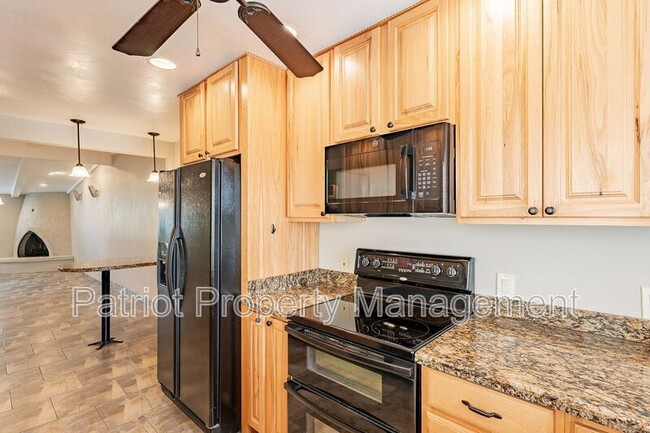 Building Photo - 5658 N 78th Way