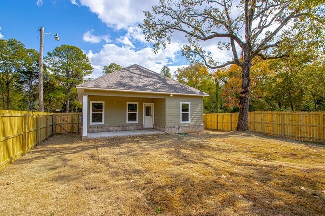 Building Photo - Move-In Ready New Construction Near Downtown & Hospitals!