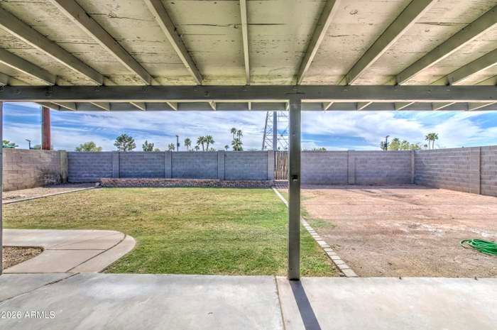 Building Photo - 613 W Peralta Ave
