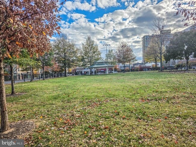 Building Photo - 1023 N Royal St