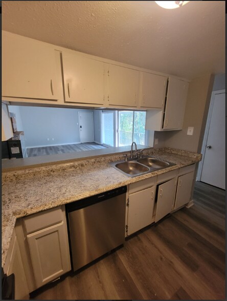 Building Photo - 225 W McDowell Rd