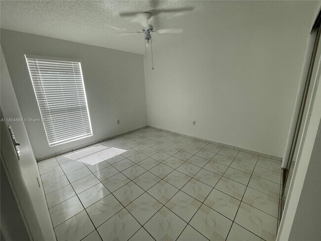 Building Photo - 3301 SW 114th Ct