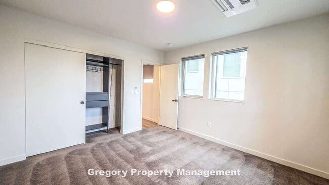 Building Photo - 4425 Meridian Ave N