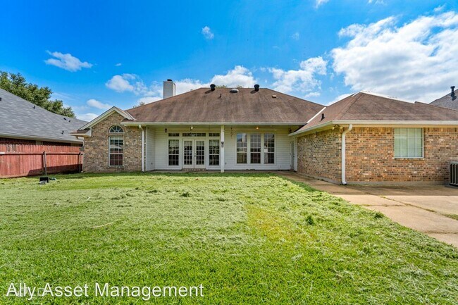 Building Photo - 4 br, 2 bath House - 5917 Clearview Circle