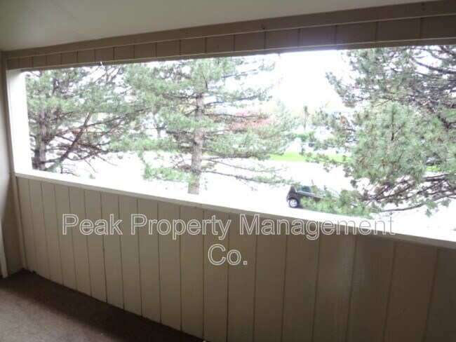 Building Photo - 512 E Monroe Dr