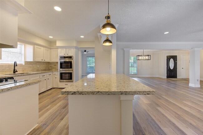 Building Photo - 9115 Taidswood Dr