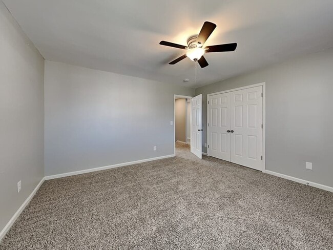 Building Photo - 802 Brantford Dr