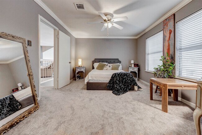 Building Photo - 202 Old Bridge Lake St