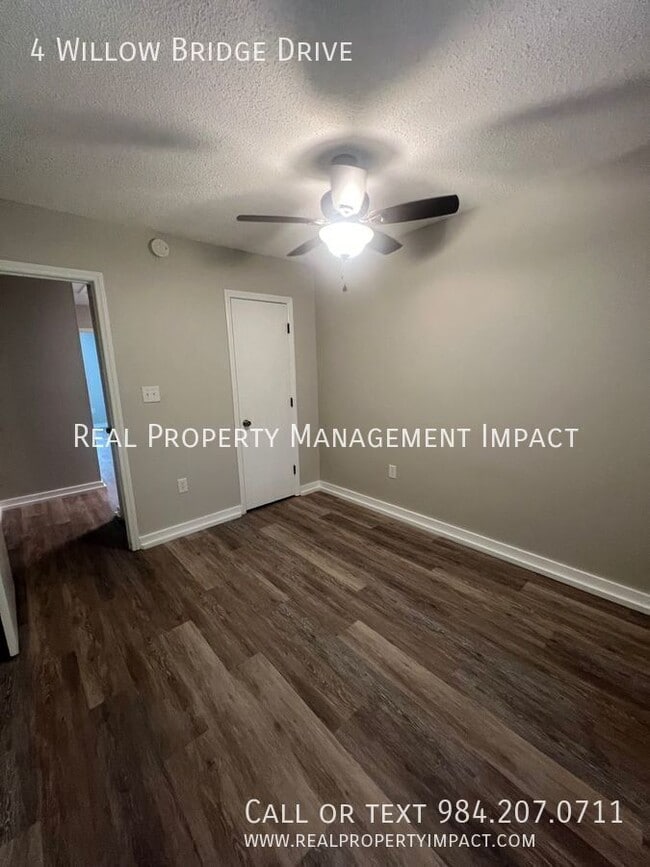 Building Photo - 4 Willow Bridge Dr