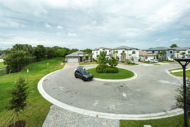 Building Photo - 4412 Silverwood Ln N