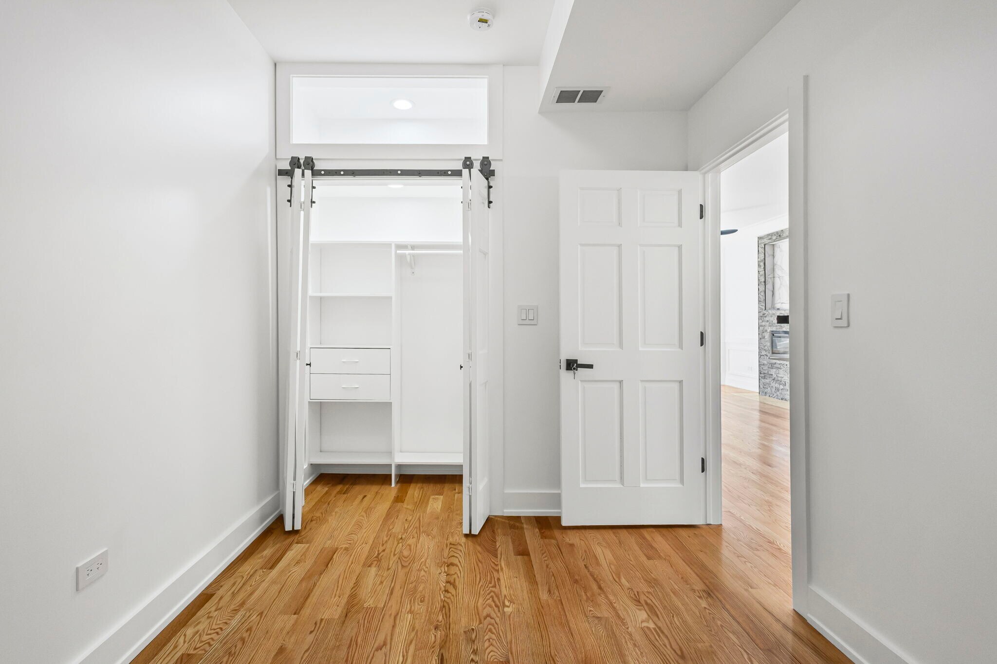 Building Photo - 3934 N Sawyer Ave