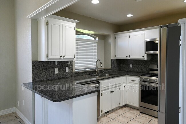 Building Photo - 1121 SW 99th Terrace