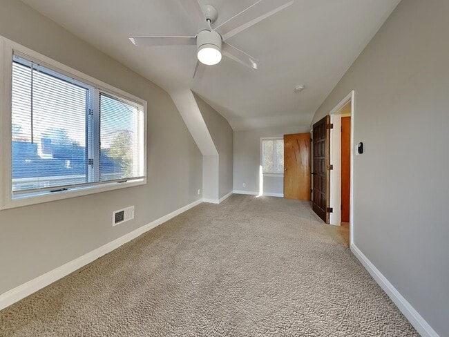 Building Photo - 414 Spring Ave