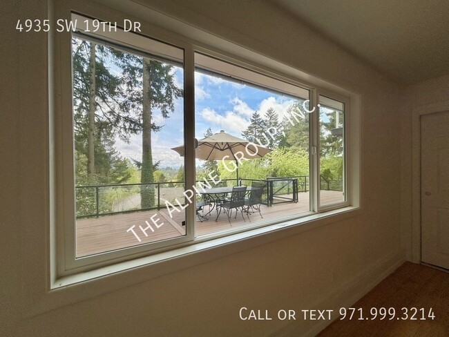 Building Photo - 4935 SW 19th Dr