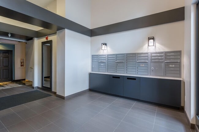 Building Photo - 545 N 1st St