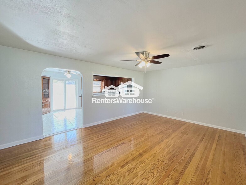 Building Photo - 712 Woodstock Rd