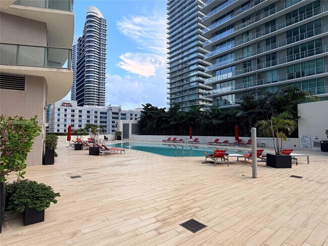 Building Photo - 1100 S Miami Ave