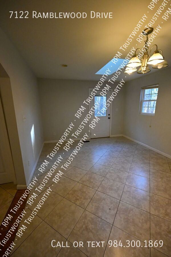 Building Photo - 7122 Ramblewood Dr