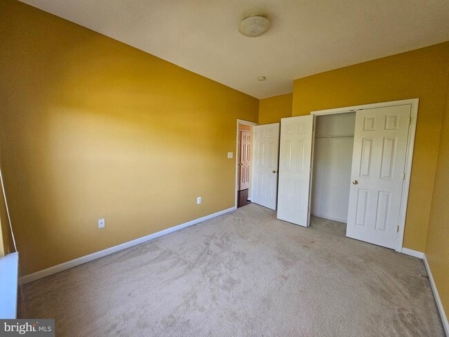 Building Photo - 44259 Huron Terrace