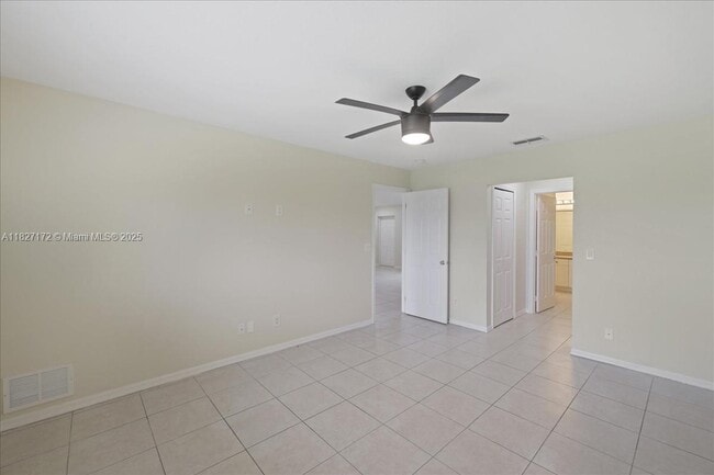Building Photo - 1529 SW 15th Pl