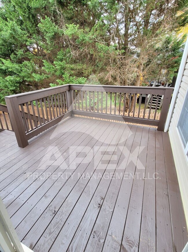Building Photo - Beautiful 3 Bd/2.5 Ba Single Family home w/Bonus Rm in West Knoxville!