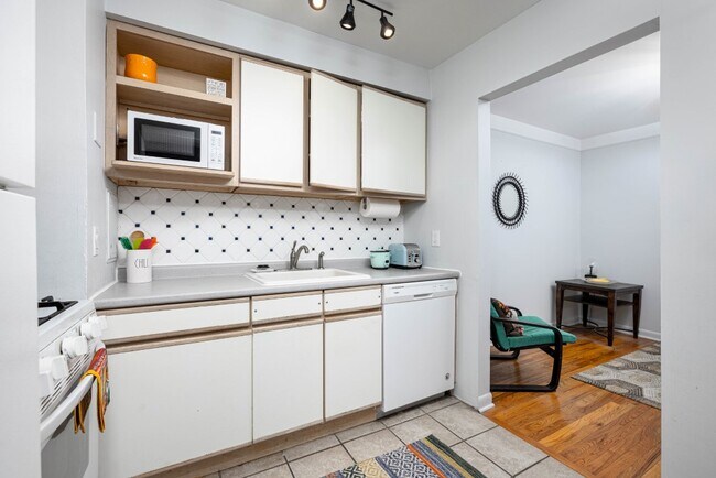Building Photo - 1209 Island Dr