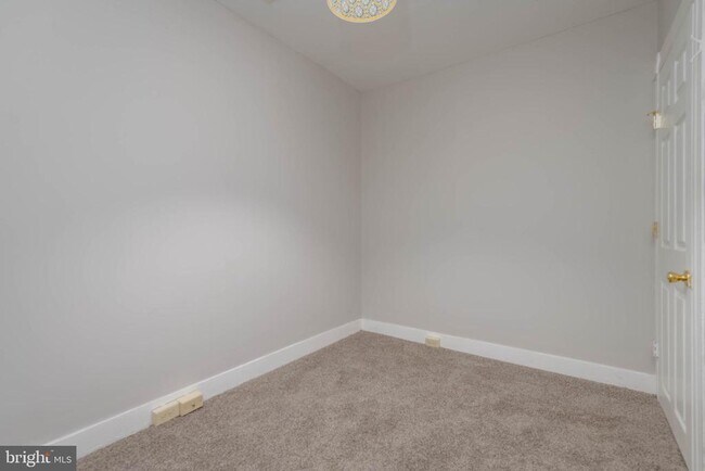 Building Photo - 224 N Milton Ave