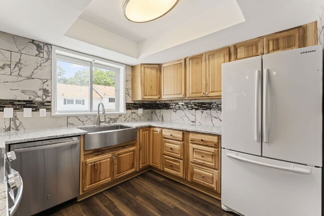 Building Photo - 7309 Cardigan Cir