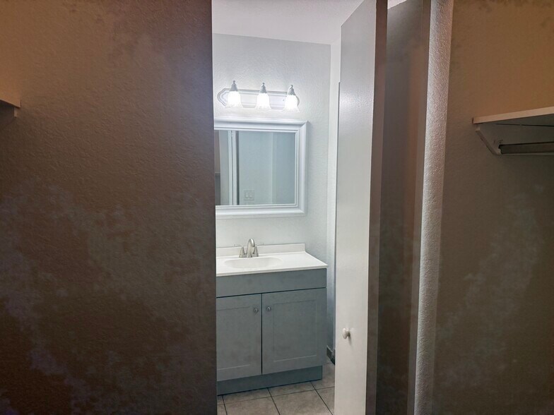 Building Photo - 8285 Ibis Club Dr