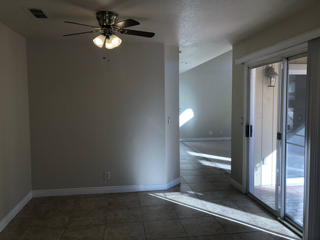 Building Photo - Cozy & Well-Maintained Home in a Peaceful ...
