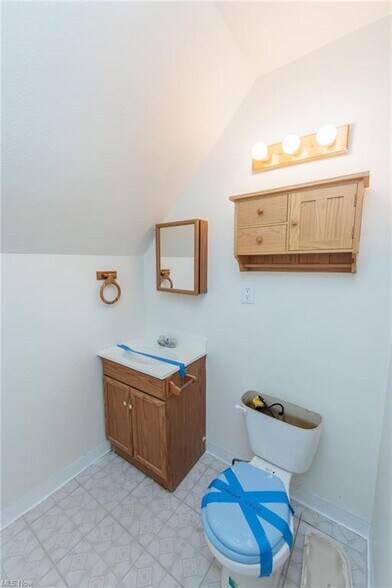 Building Photo - 1794 W 54th St