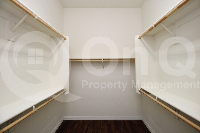 Building Photo - 17824 W Cedarwood Ln