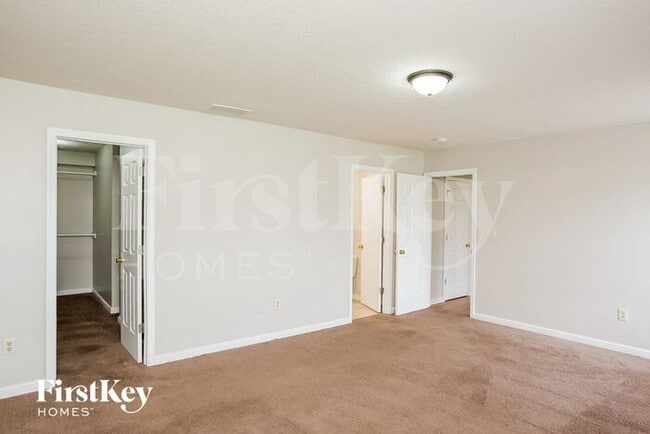 Building Photo - 7843 Stratfield Dr