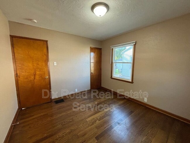 Building Photo - 645 Swigart Dr