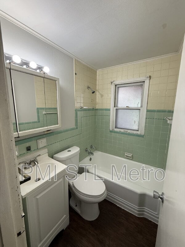 Building Photo - 1131 Darr Dr