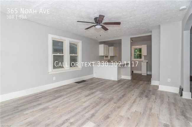 Building Photo - Three bedroom one bathroom home for rent