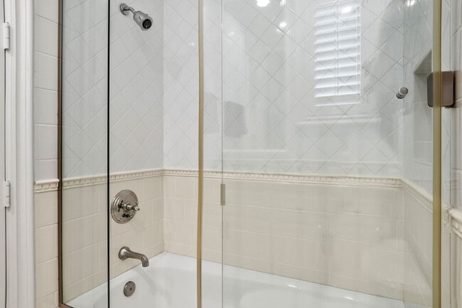 Building Photo - 1514 E Oceanfront