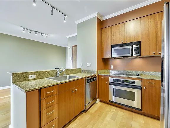 Building Photo - "Chic Urban Retreat: Cozy 1-Bed, 1-Bath Apartment in Prime San Francisco Location!"