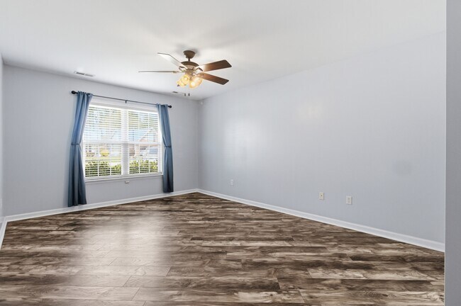 Building Photo - 127 Bermuda View