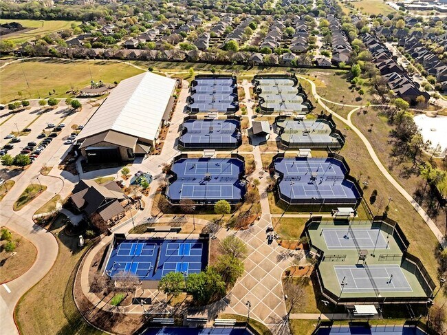 Building Photo - 7305 Oak Leaf Dr