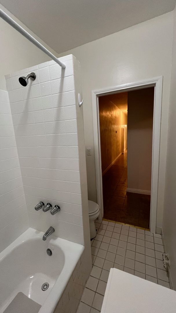 Building Photo - 1166 N Raymond Ave