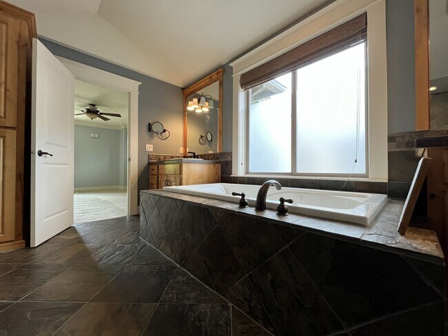 Building Photo - Luxury 5 Bedroom Home with Soaking Tub, Chef’s Kitchen & Expansive Primary Suite